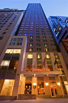 DoubleTree by Hilton Financial District photo