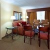 Photo crowne plaza hotel clark suite b