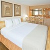 Photo holiday inn carteret rahway suite b