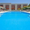 Photo holiday inn orangeburg piscine b