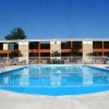 Photo holiday inn orangeburg piscine b