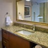 Photo international jfk hotel salle de bain b