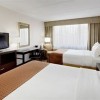 Photo holiday inn westbury chambre b