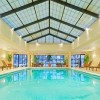 Photo crowne plaza fairfield piscine b