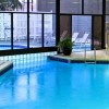 Photo crowne plaza newark international airport piscine b