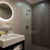 Photo hotel lola salle de bain b