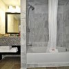 Photo best western plus newark airport west salle de bain b