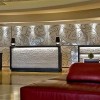 Photo renaissance newark airport hotel lobby reception b