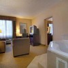 Photo comfort inn suites paramus chambre b