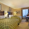 Photo comfort inn suites paramus chambre b