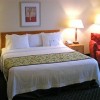 Photo fairfield inn suites by marriott woodbridge chambre b