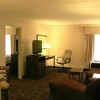 Photo hampton inn woodbridge suite b