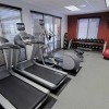 Photo hilton garden inn westbury sport fitness b