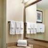 Photo courtyard by marriott upper east side salle de bain b