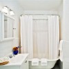 Photo latham hotel salle de bain b