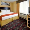 Photo holiday inn express wall street chambre b