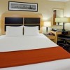 Photo holiday inn express wall street chambre b