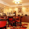 Photo la quinta inn and suites jfk airport restaurant b