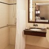 Photo doubletree by hilton financial district salle de bain b