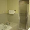 Photo best western plus the inn and suites at the falls salle de bain b