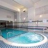 Photo comfort inn and suites piscine b