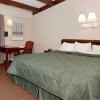 Photo comfort inn middletown red bank chambre b