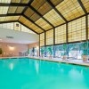 Photo crowne plaza monroe south brunswick piscine b