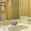 Photo days inn and suites plattsburgh chambre b