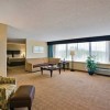 Photo doubletree hotel tinton falls eatontown suite b