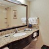 Photo doubletree hotel tinton falls eatontown chambre b