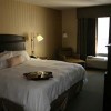 Photo hampton inn suites plattsburgh chambre b