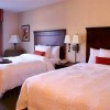 Photo hampton inn newark harrison riverwalk chambre b