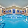 Photo holiday inn express hotel suites findley lake i exit piscine b