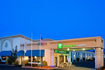 Holiday Inn Express Paramus photo