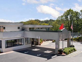 Ramada Inn Yonkers photo