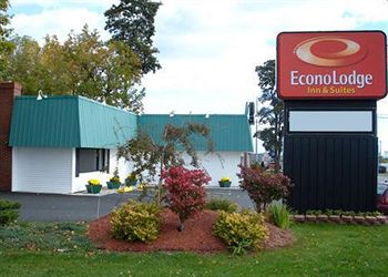 Econo Lodge Inn And Suites photo