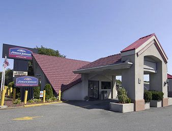 Howard Johnson Express Inn - New Brunswick photo