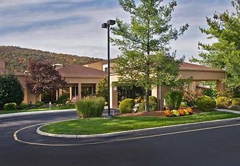 Courtyard by Marriott Mahwah photo