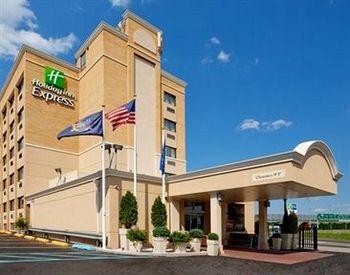 Holiday Inn Express LaGuardia Airport photo