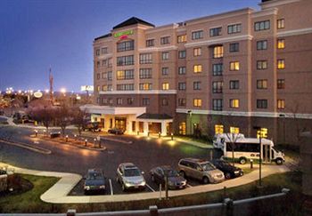 Courtyard Newark Elizabeth by Marriott photo