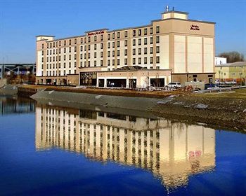 Hampton Inn Newark Harrison Riverwalk photo