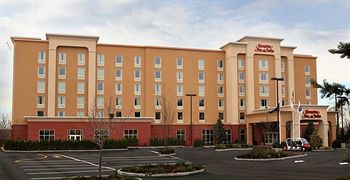 Hampton Inn Suites Staten Island photo