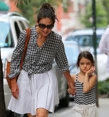 Katie Holmes et sa fille Suri au Museum of Modern Art à New York